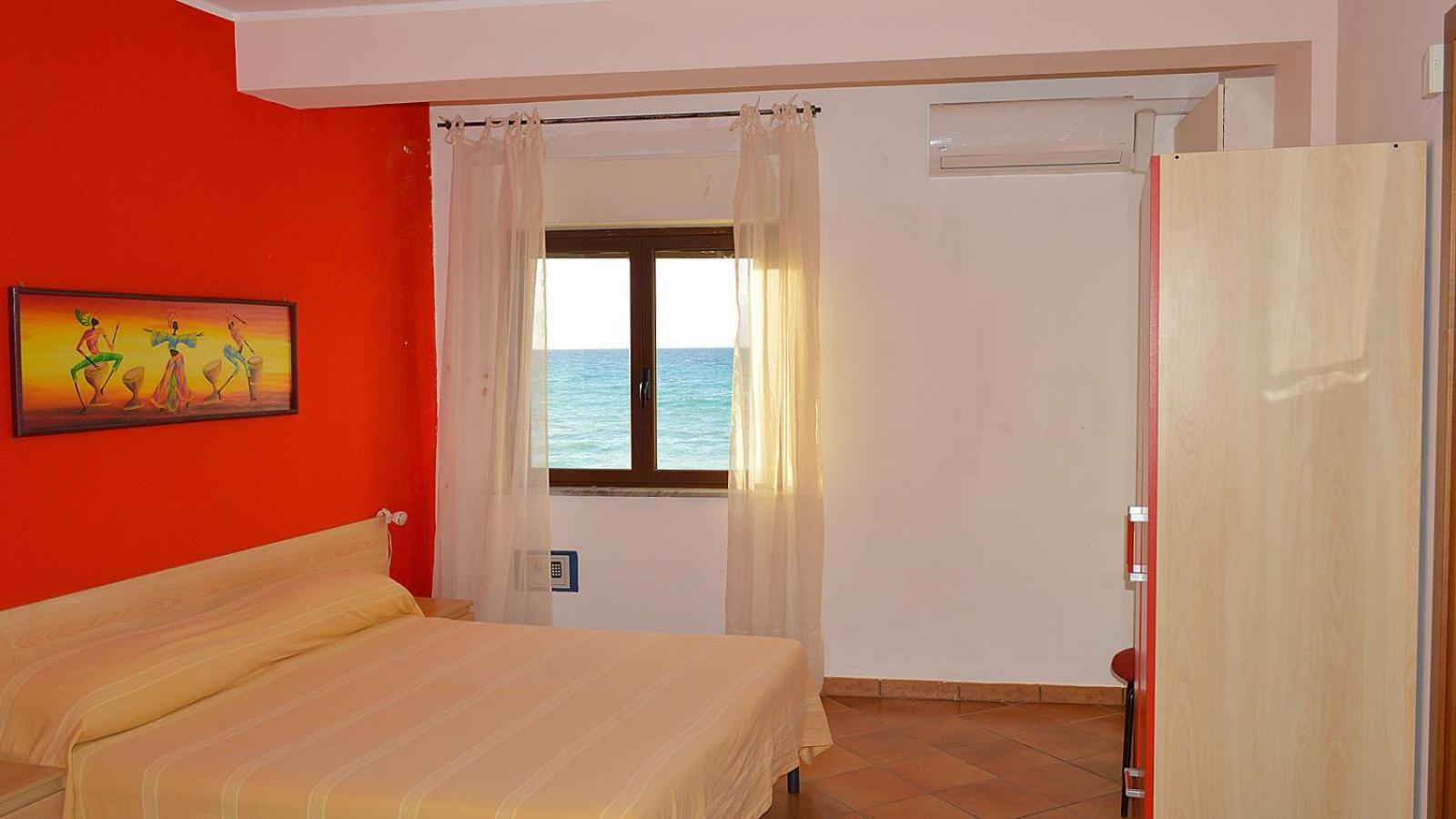 Splash'S Rooms Spadafora Exterior foto